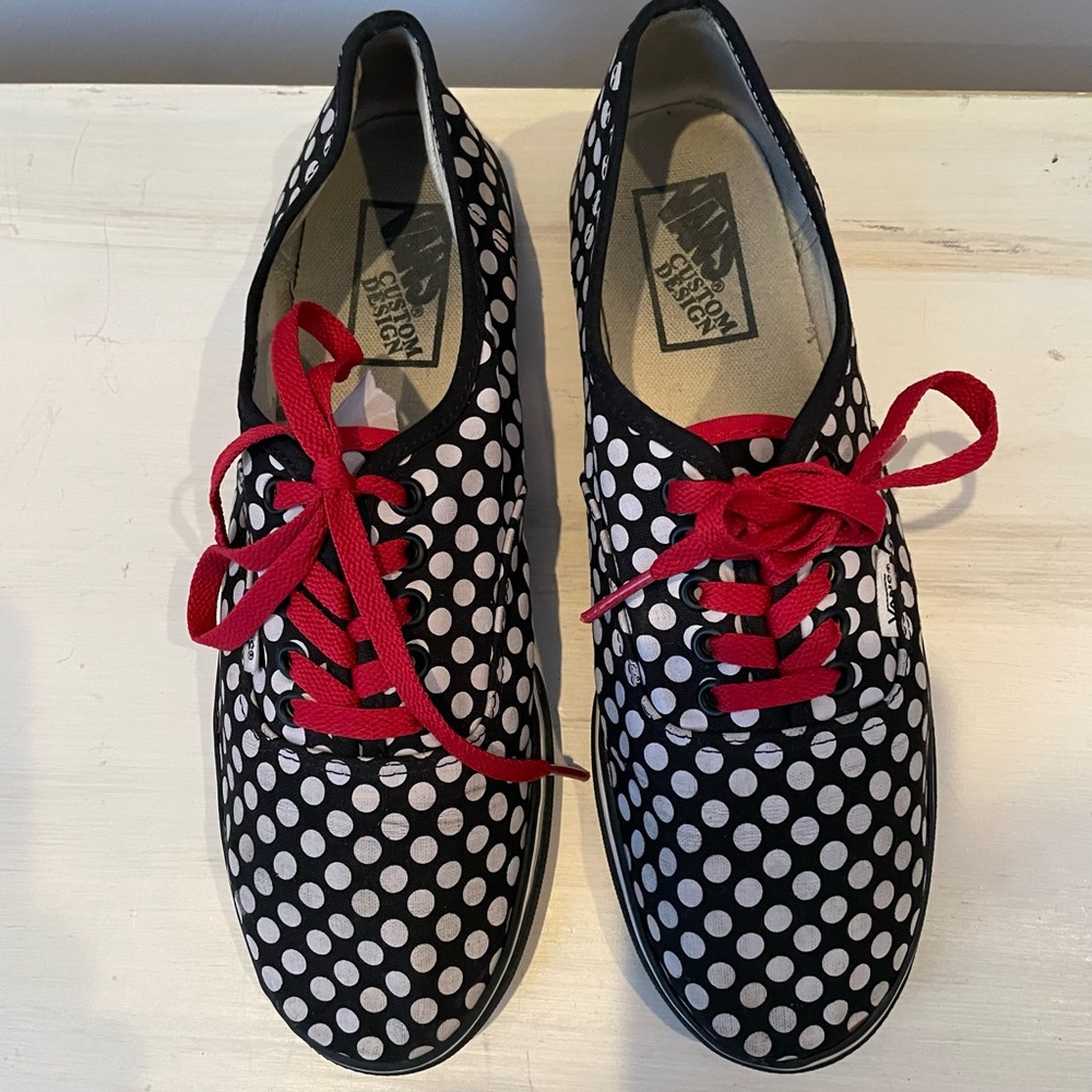 Van’s Sz 10 CUSTOM Designed Polka Dot Lace-up Shoes